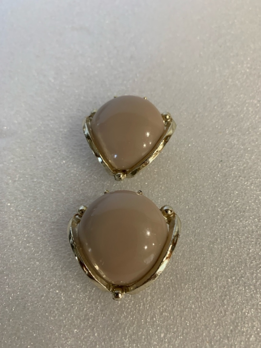 Vintage Beige Cabochon Clip On Earrings